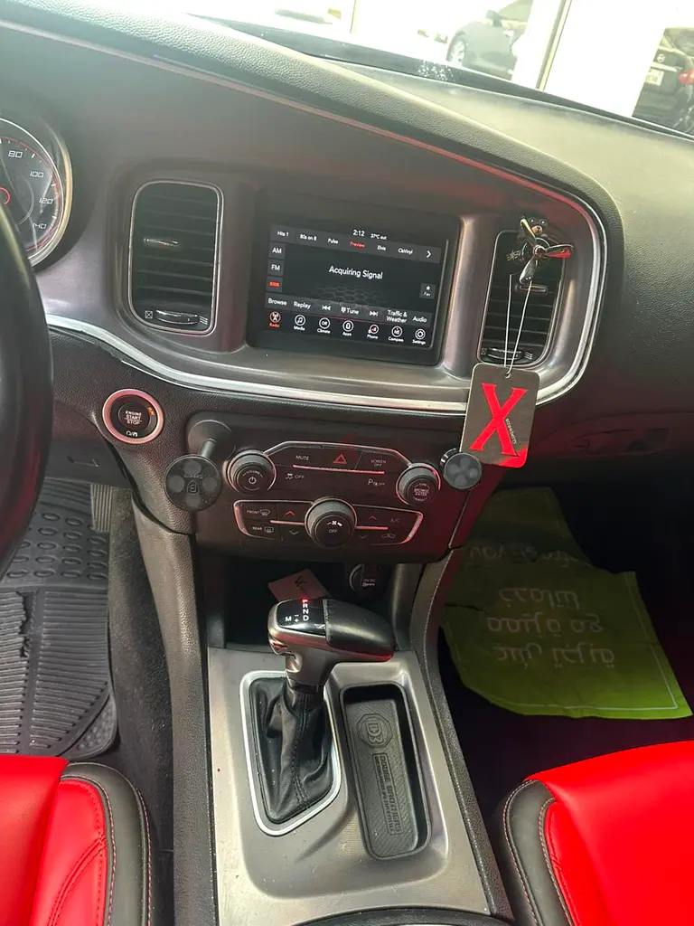 Dodge Charger SXT 2019 - Canadian Specs - Well Maintained - Image 6