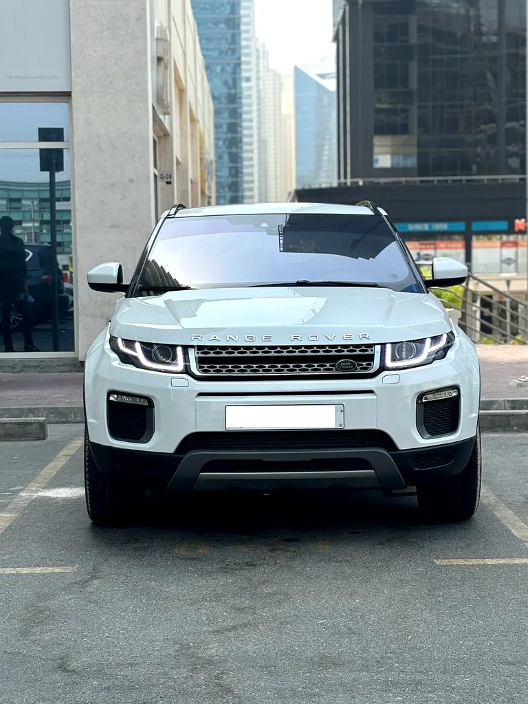 Range Rover Evoque 2017 Dynamic SE | GCC Specs in excellent condition - Image 5