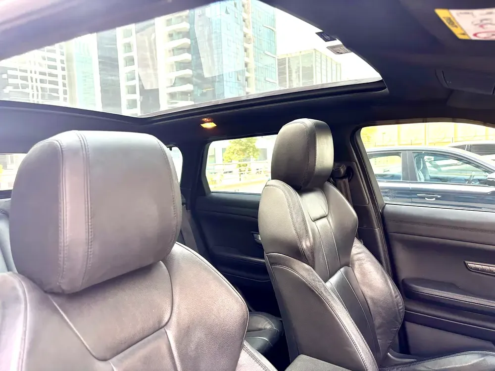 Range Rover Evoque 2017 Dynamic SE | GCC Specs in excellent condition - Image 6