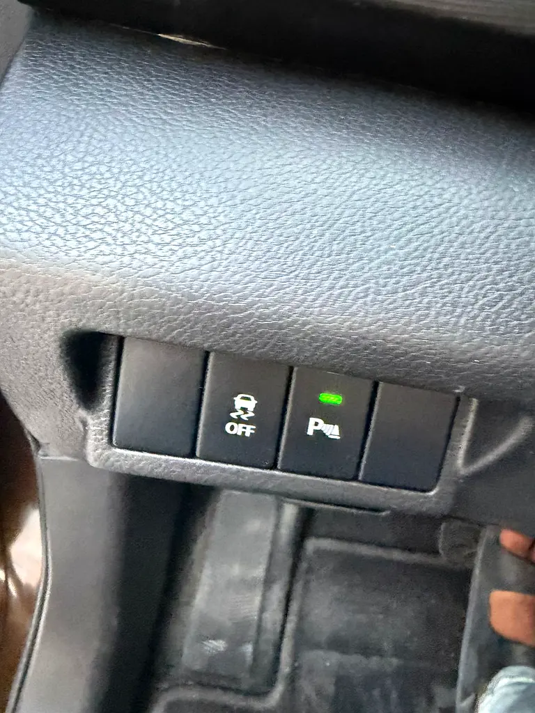 2024 Suzuki Ertiga GL - GCC Specs - Brand New! - Image 11