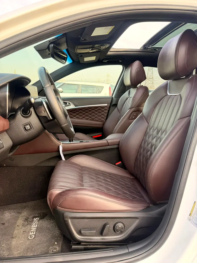 2022 Genesis G70 Prestige - Excellent Condition - 2.0 Engine - 4 Cylinder - Image 13