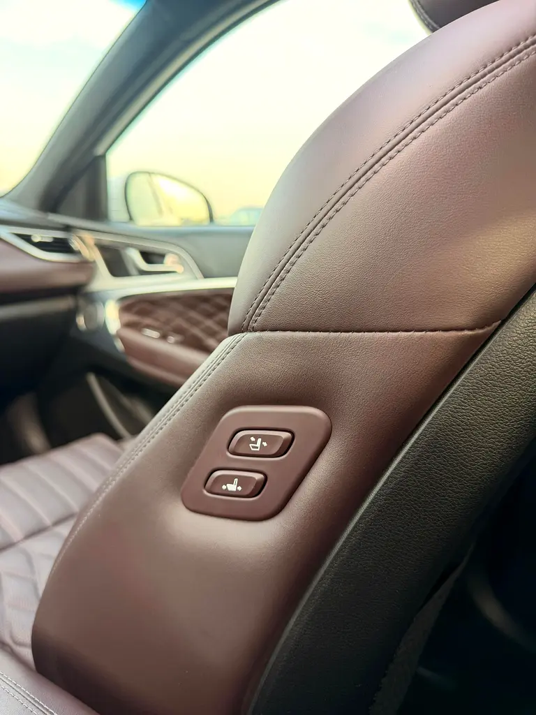 2022 Genesis G70 Prestige - Excellent Condition - 2.0 Engine - 4 Cylinder - Image 14
