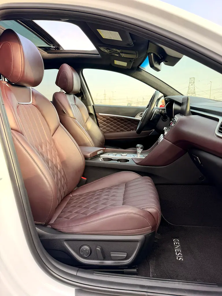 2022 Genesis G70 Prestige - Excellent Condition - 2.0 Engine - 4 Cylinder - Image 9