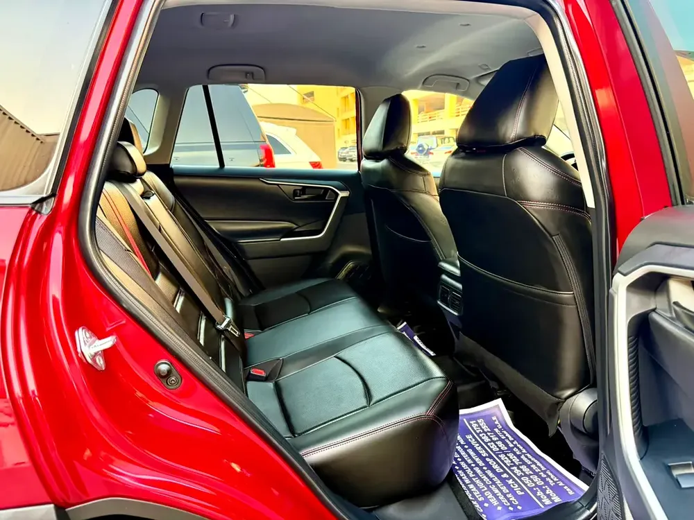 2025 Toyota RAV4 XLE - American Specs - GCC Ready - Image 13