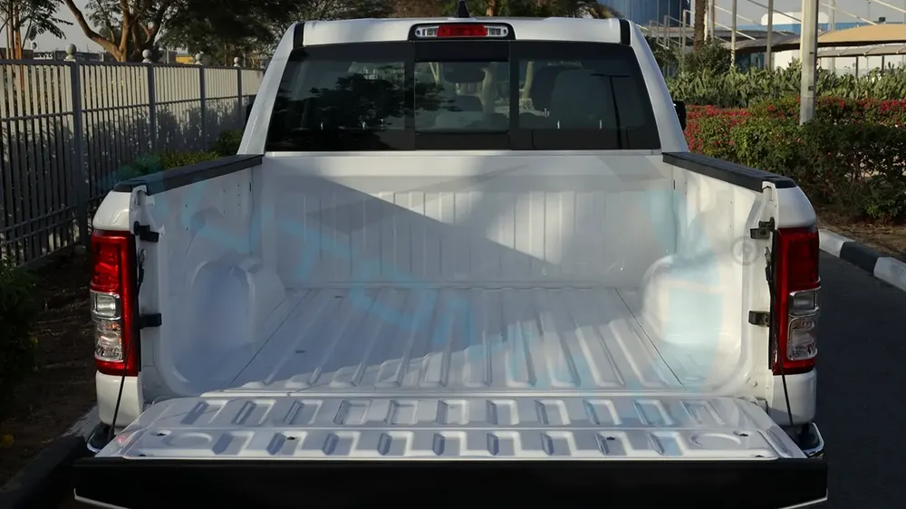 (Eid al-Adha Offer) 2023 Ram 1500 Bighorn eTorque 3.6L V6 4x4 GCC 0Km With 3 Yrs Or 100K Km Warranty - Image 18