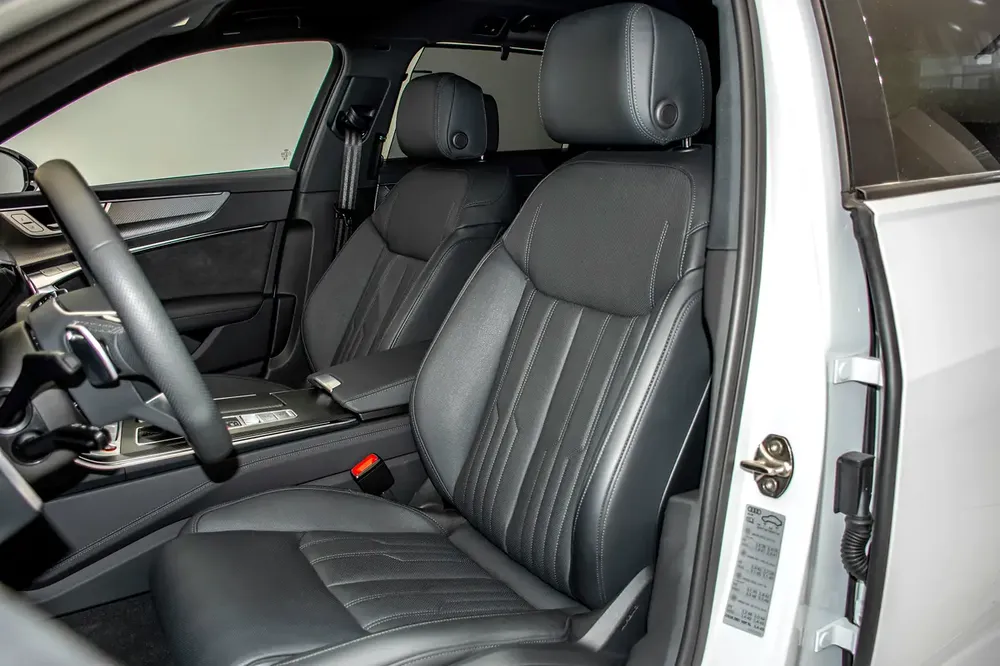 RS6 Performance - European Specs - Agency Warranty - Image 10
