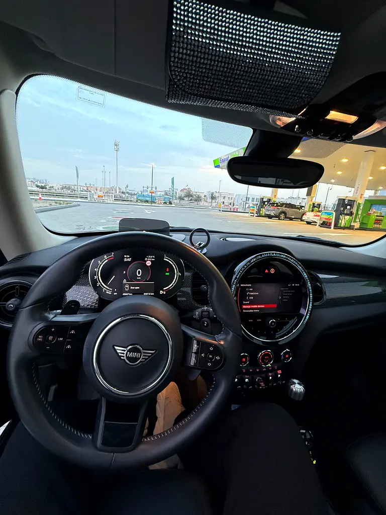 Mini Cooper S Jubilee edition Piano Black full options - Image 8