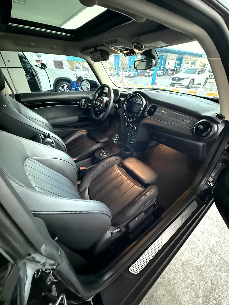 Mini Cooper S Jubilee edition Piano Black full options - Image 9