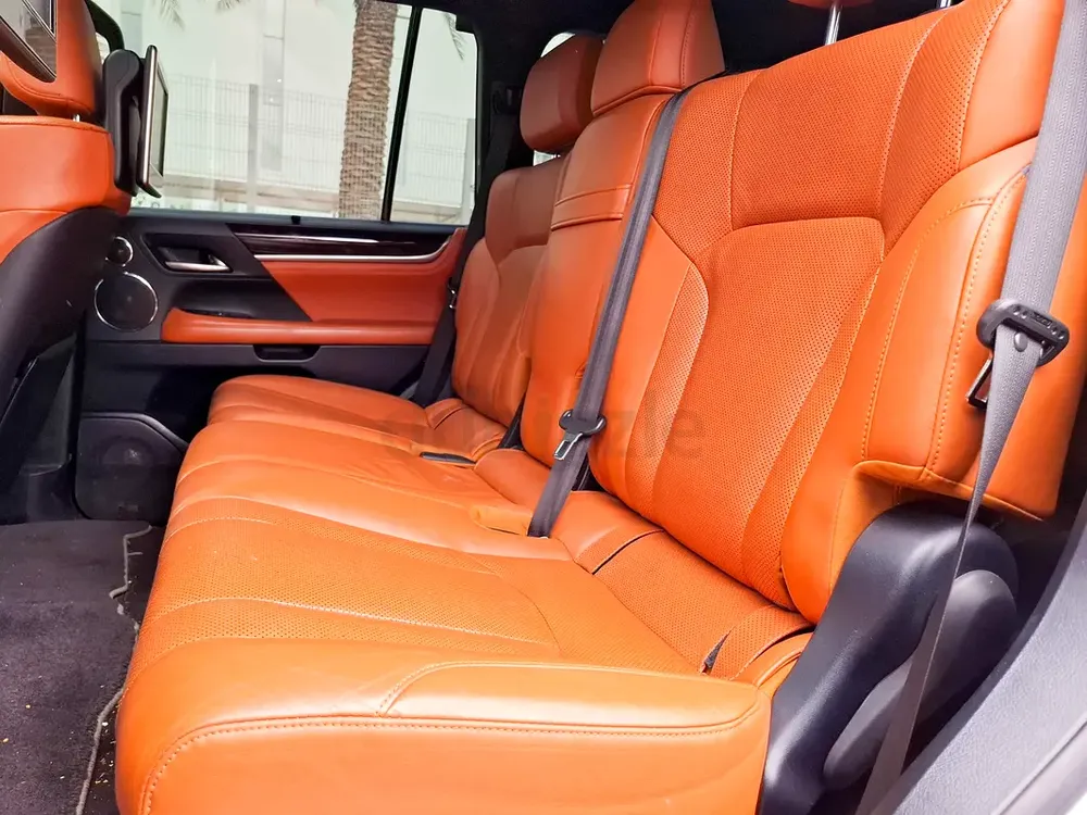 AED 3891/month | 2018 Lexus LX-Series LX 570 Platinum | GCC Specs | Ref#442318 - Image 12
