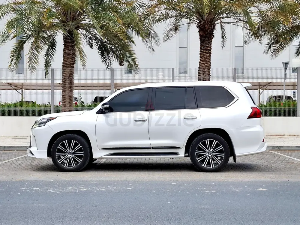 AED 3891/month | 2018 Lexus LX-Series LX 570 Platinum | GCC Specs | Ref#442318 - Image 5