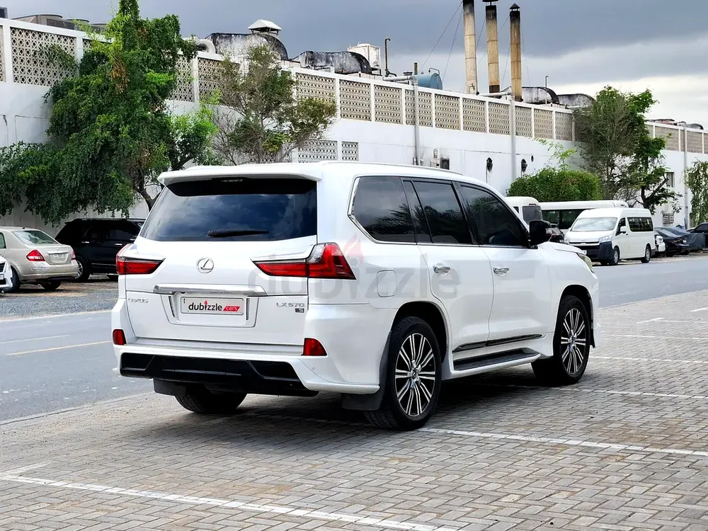 AED 3891/month | 2018 Lexus LX-Series LX 570 Platinum | GCC Specs | Ref#442318 - Image 6