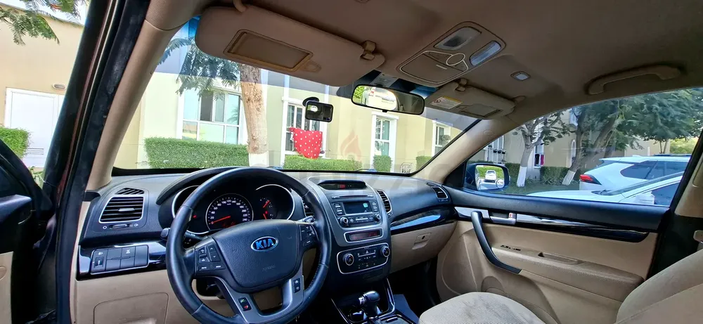 Kia Sorento DLX AWD 2014 - GCC Specs - Well Maintained - Image 11