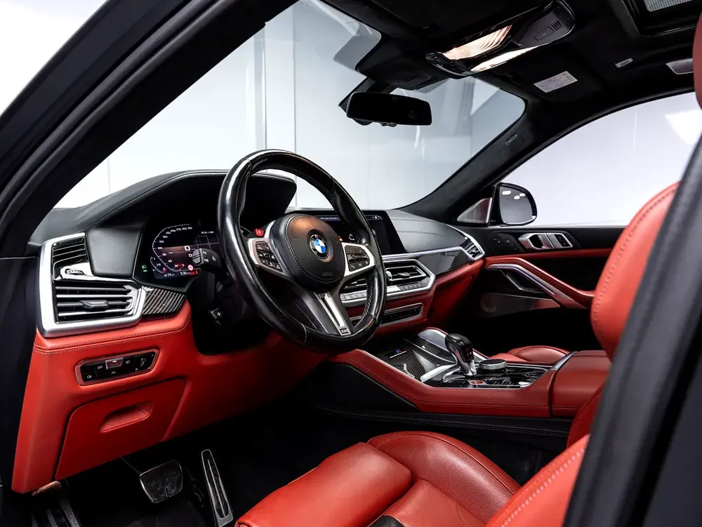 BUY NOW, PAY 2027 | THE BLACKLINE STANDARD | BMW Warranty + Service, GCC, Low KMs - Image 10