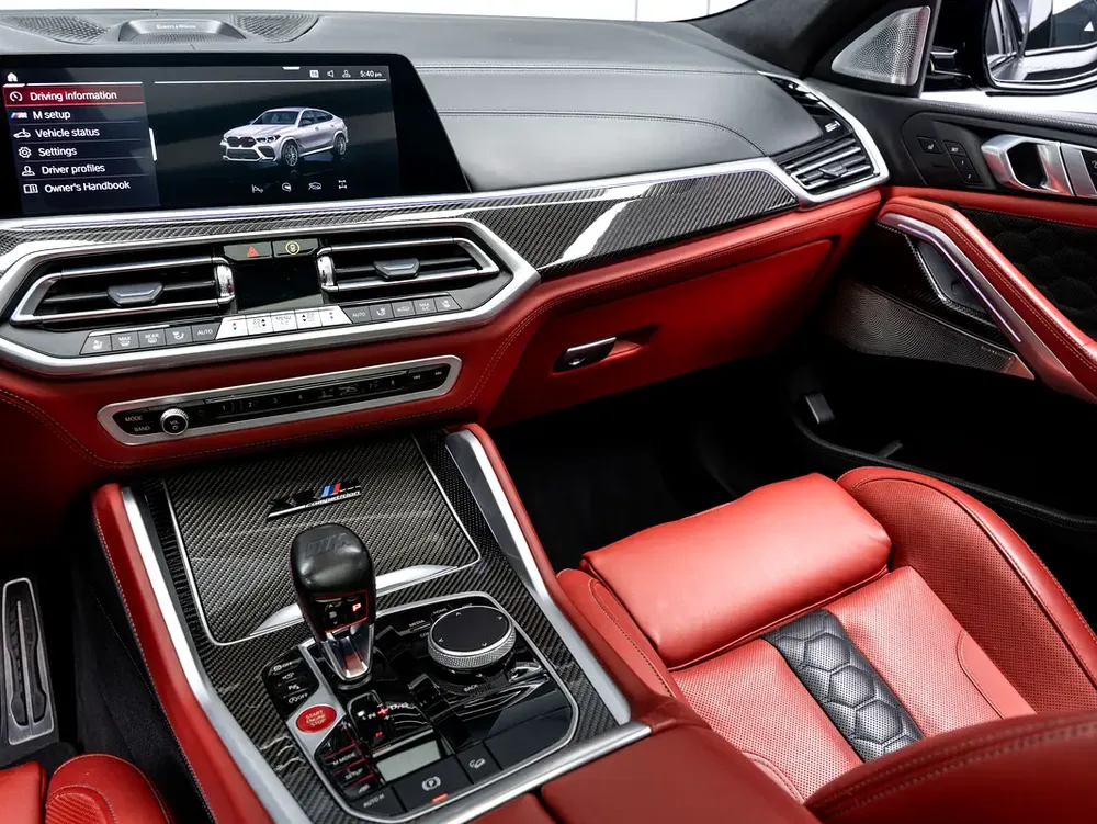 BUY NOW, PAY 2027 | THE BLACKLINE STANDARD | BMW Warranty + Service, GCC, Low KMs - Image 14