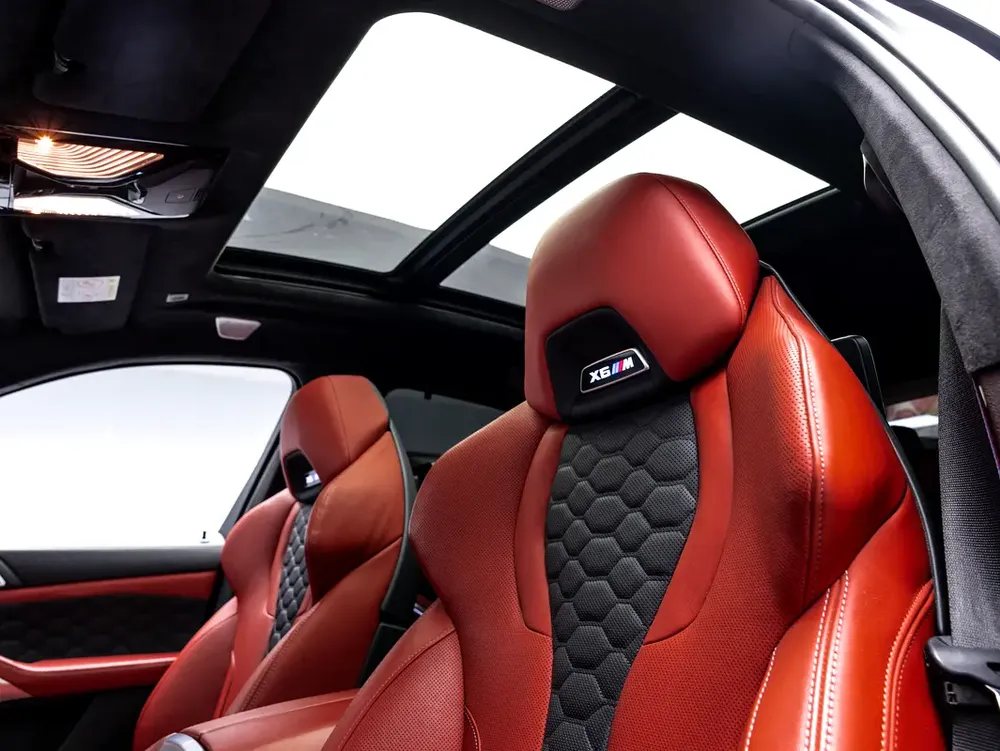 BUY NOW, PAY 2027 | THE BLACKLINE STANDARD | BMW Warranty + Service, GCC, Low KMs - Image 16