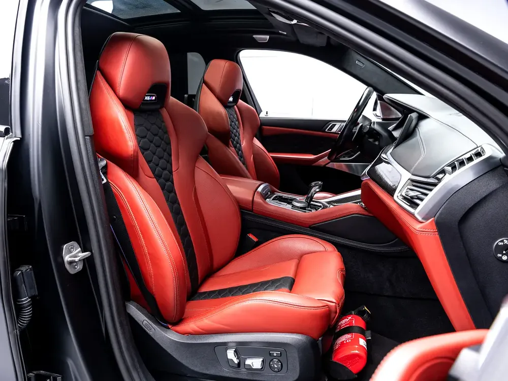 BUY NOW, PAY 2027 | THE BLACKLINE STANDARD | BMW Warranty + Service, GCC, Low KMs - Image 8