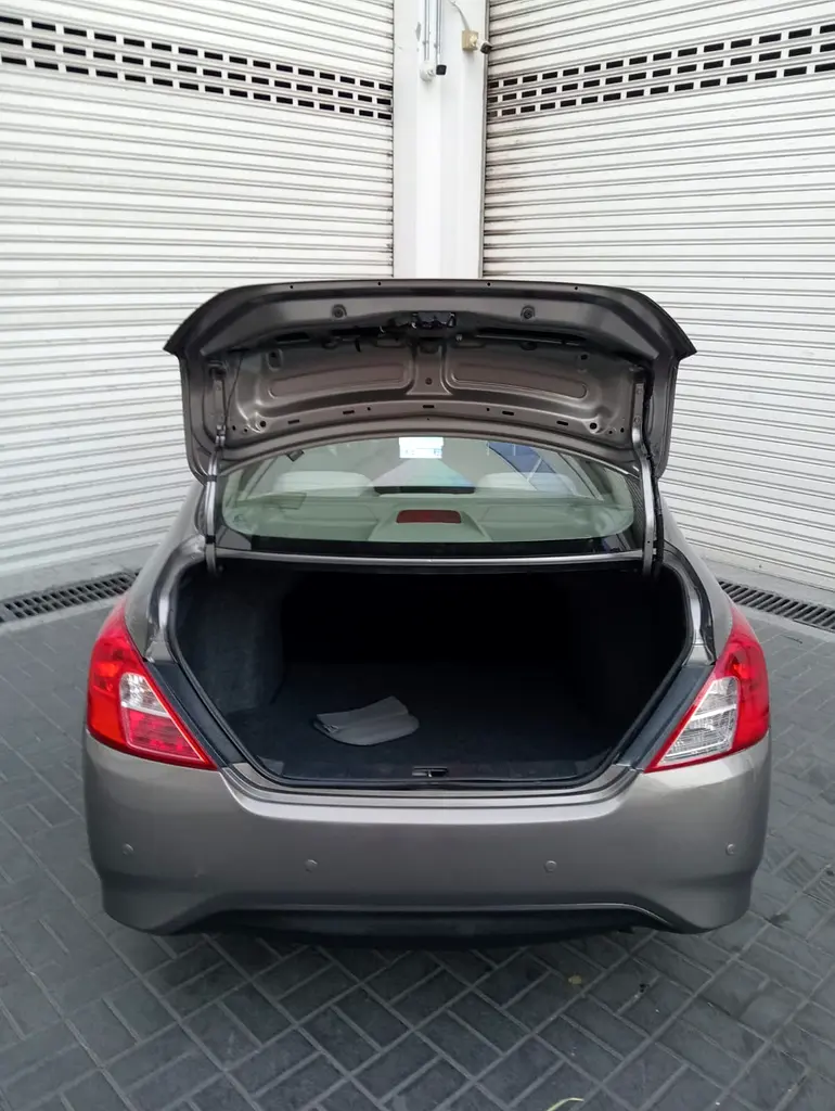 Nissan sunny - Image 9