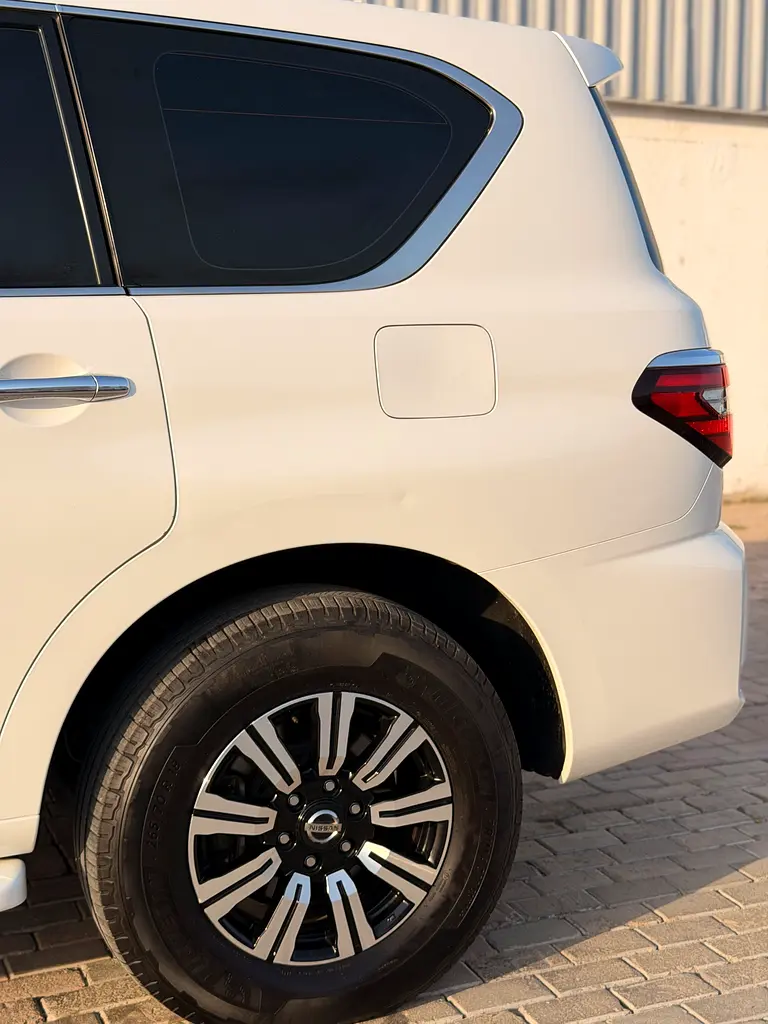 Nissan Patrol SE T2 2020 - GCC Specs - 1st owner accident free - Image 12