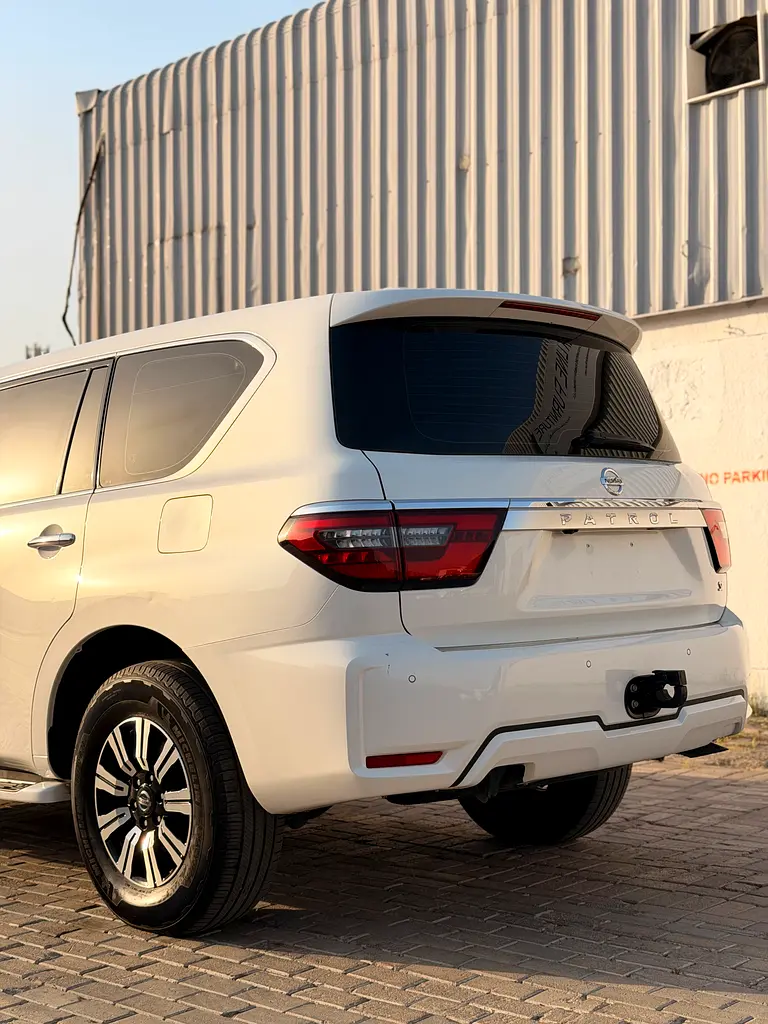 Nissan Patrol SE T2 2020 - GCC Specs - 1st owner accident free - Image 5