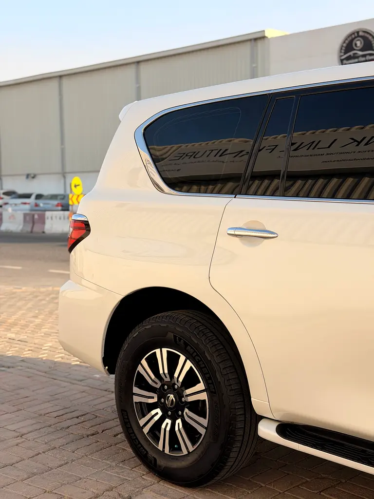 Nissan Patrol SE T2 2020 - GCC Specs - 1st owner accident free - Image 7