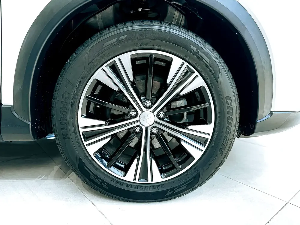 2019 Mitsubishi Eclipse Cross GT Premium | GCC Specs | Only 39,000 KM | Under Warranty | PM 900 Aed - Image 19