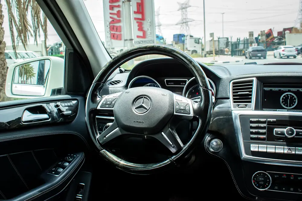 Mercedes Benz GL550 (2014) Fresh Japan Import - Image 12