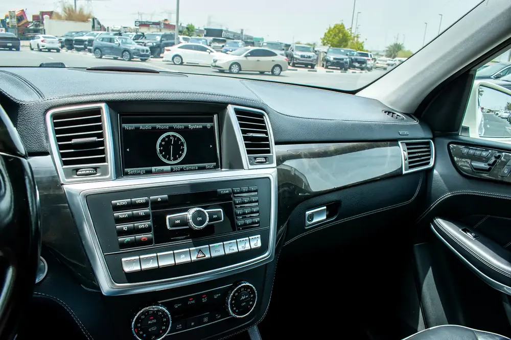 Mercedes Benz GL550 (2014) Fresh Japan Import - Image 13