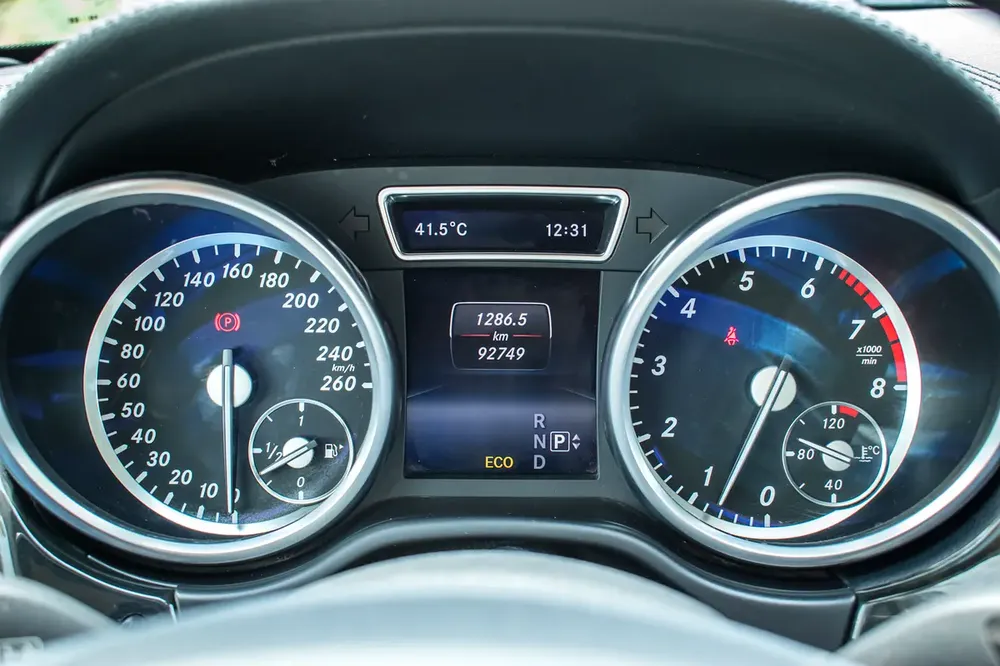 Mercedes Benz GL550 (2014) Fresh Japan Import - Image 15