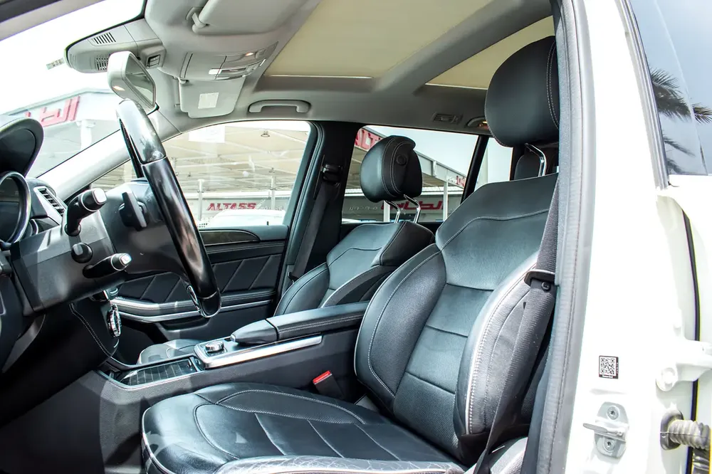Mercedes Benz GL550 (2014) Fresh Japan Import - Image 9