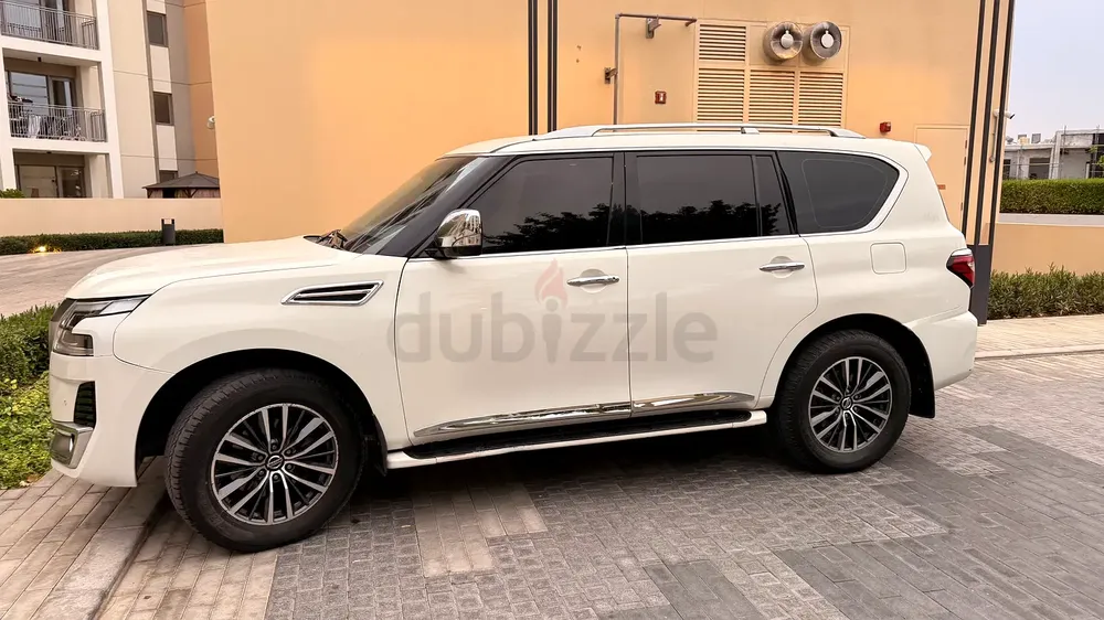 Nissan Patrol SE Platinum 2012 - Uplifted to 2022 - Image 12
