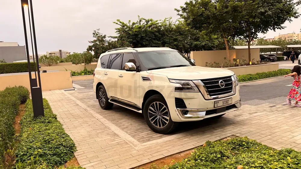 Nissan Patrol SE Platinum 2012 - Uplifted to 2022 - Image 4