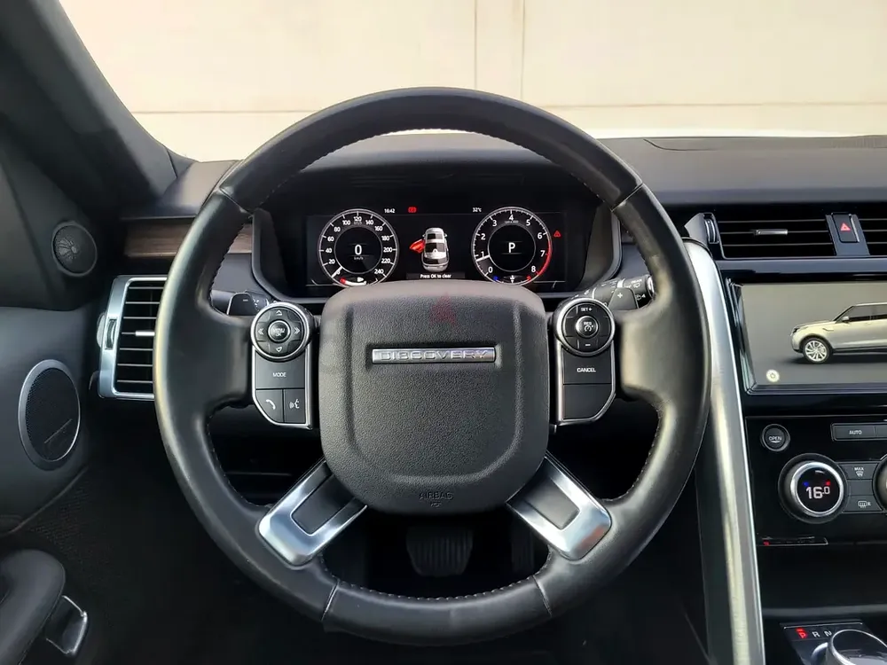 Land Rover Discovery HSE 2018 | GCC Specs | Well Maintained - Image 10