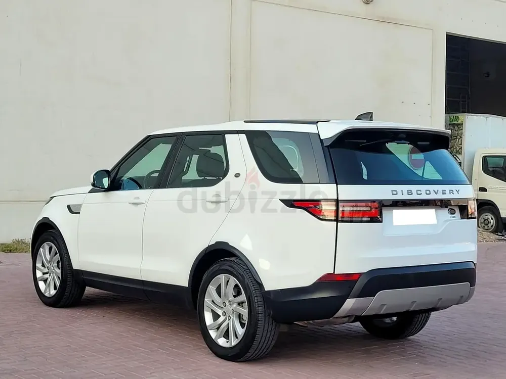 Land Rover Discovery HSE 2018 | GCC Specs | Well Maintained - Image 9
