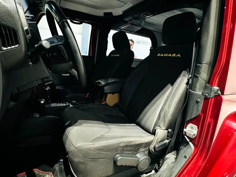 JEEP WRANGLER SAHARA 2014 GCC SPECS SHOWROOM CONDITION - Image 11