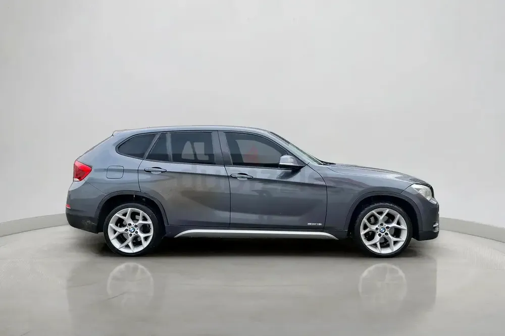 2014 BMW X1 Sdrive18i 2.0L | GCC Specifications - Image 4