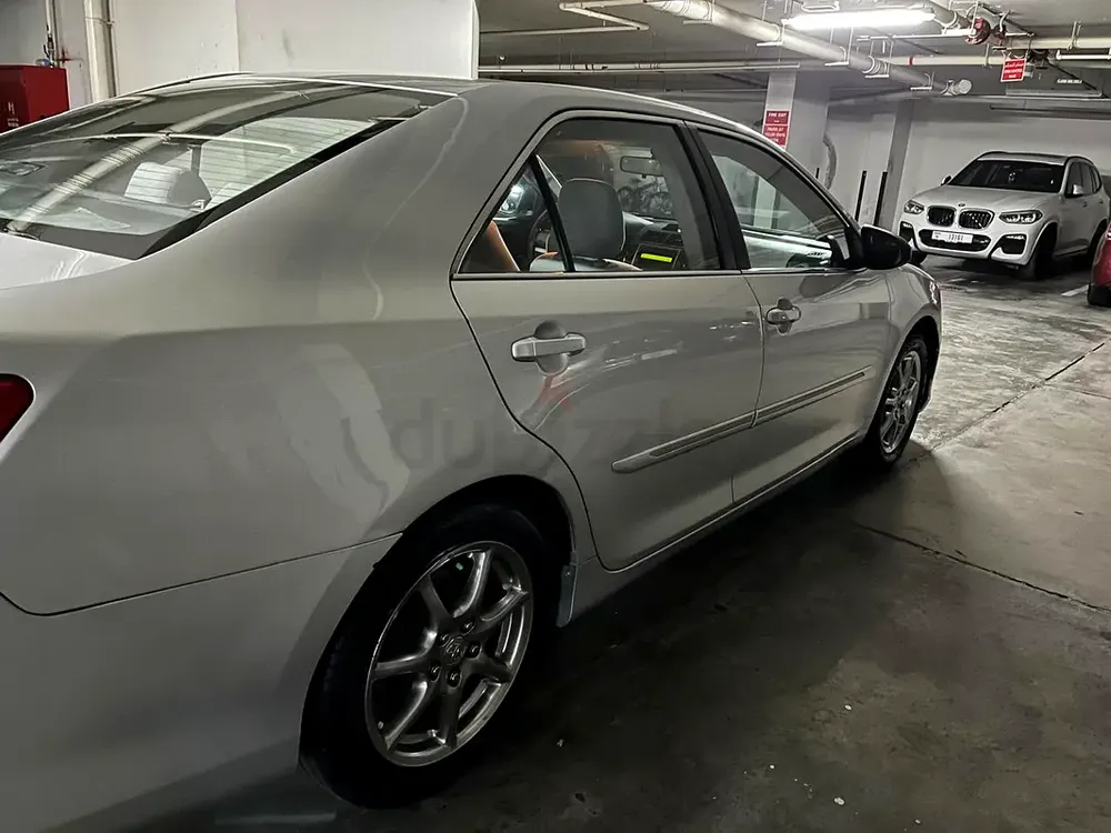 Toyota Camry SE 2013 GCC Specs - Reliable and Clean Condition - Image 4