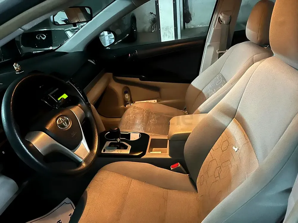 Toyota Camry SE 2013 GCC Specs - Reliable and Clean Condition - Image 8