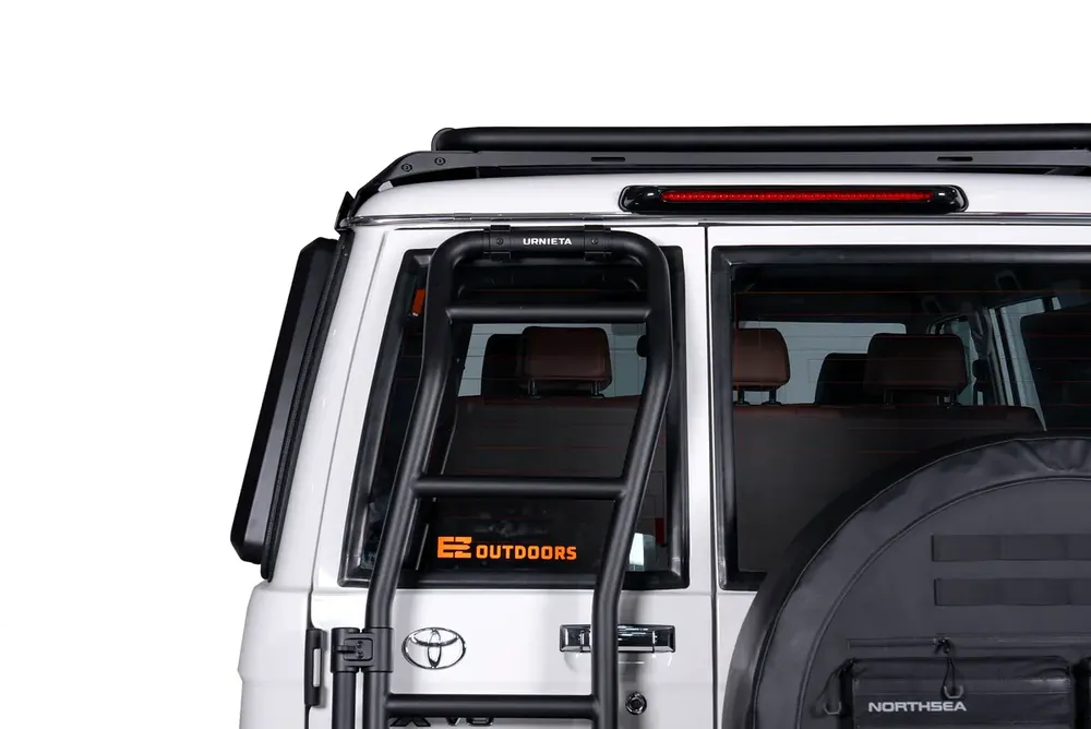 5925 AED/MONTH TOYOTA LAN CRUISER 76 - Image 20