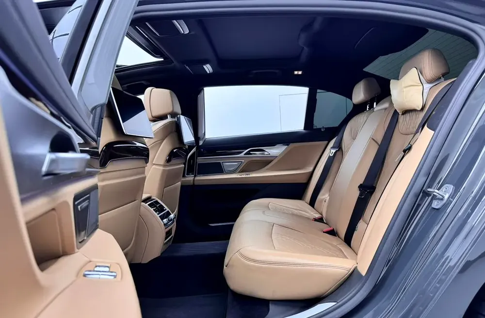 2022 BMW 730li xDrive M-sport, Dec/2026 BMW Warranty, BMW Service History, Excellent Condition, GCC - Image 13