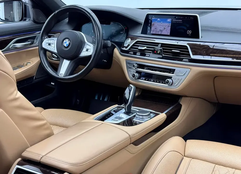 2022 BMW 730li xDrive M-sport, Dec/2026 BMW Warranty, BMW Service History, Excellent Condition, GCC - Image 15