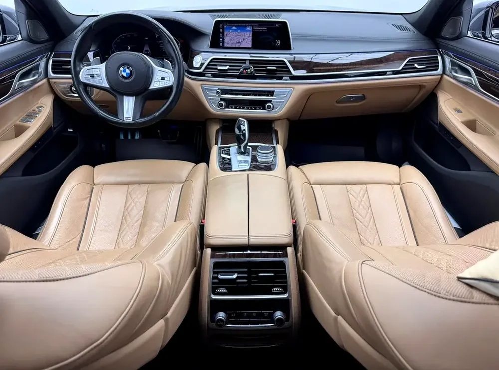 2022 BMW 730li xDrive M-sport, Dec/2026 BMW Warranty, BMW Service History, Excellent Condition, GCC - Image 7
