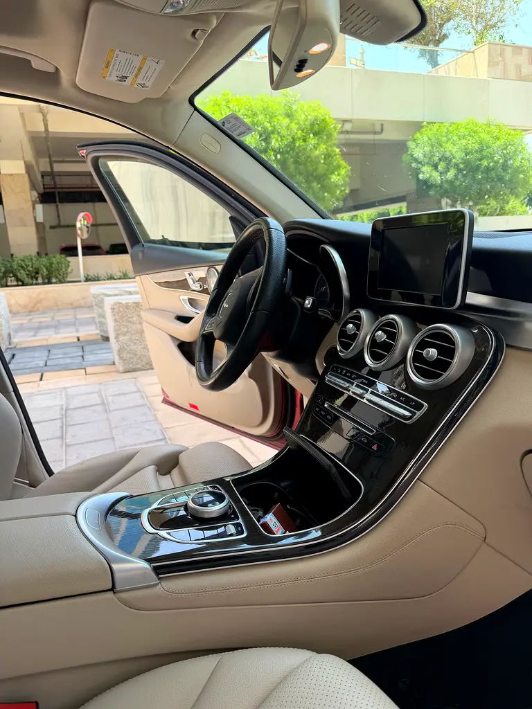 2019 Mercedes-Benz GLC 300 | American Specs | Well Maintained - Image 7