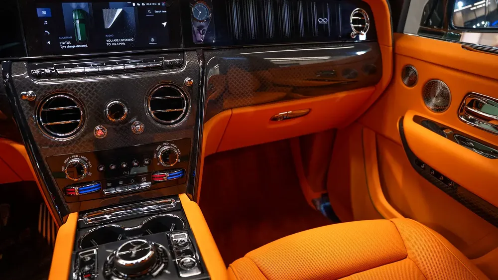 2026 | BRAND NEW | 0 KM MILEAGE | ROLLS-ROYCE CULLINAN - BLACK BADGE | EUROPEAN SPECS - Image 14