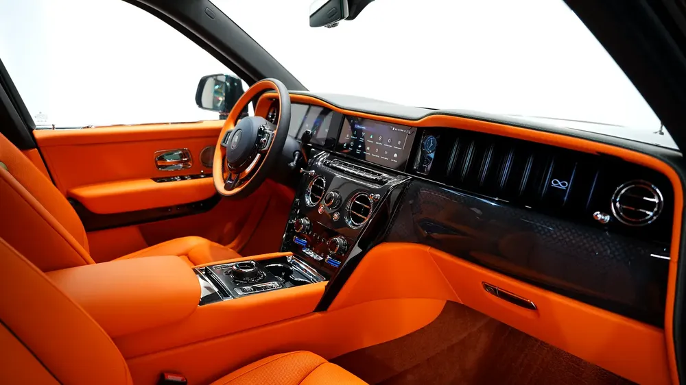 2026 | BRAND NEW | 0 KM MILEAGE | ROLLS-ROYCE CULLINAN - BLACK BADGE | EUROPEAN SPECS - Image 17