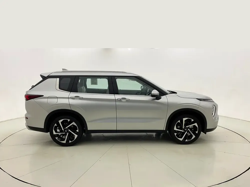 AED 1,818/month | Free 2 Years Warranty | MITSUBISHI OUTLANDER 2025 - Image 5