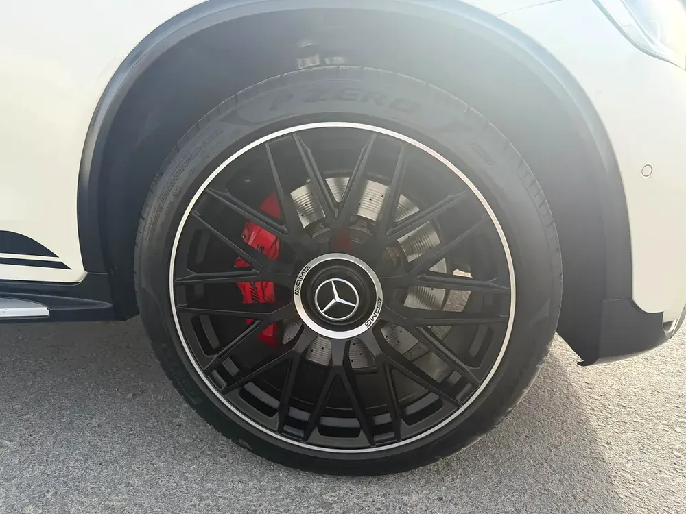 Mercedes-Benz GLC-Class GLC 63 S EDITION 1 AMG 4MATIC+ 2019 | GCC Specs | Low Mileage - Image 4