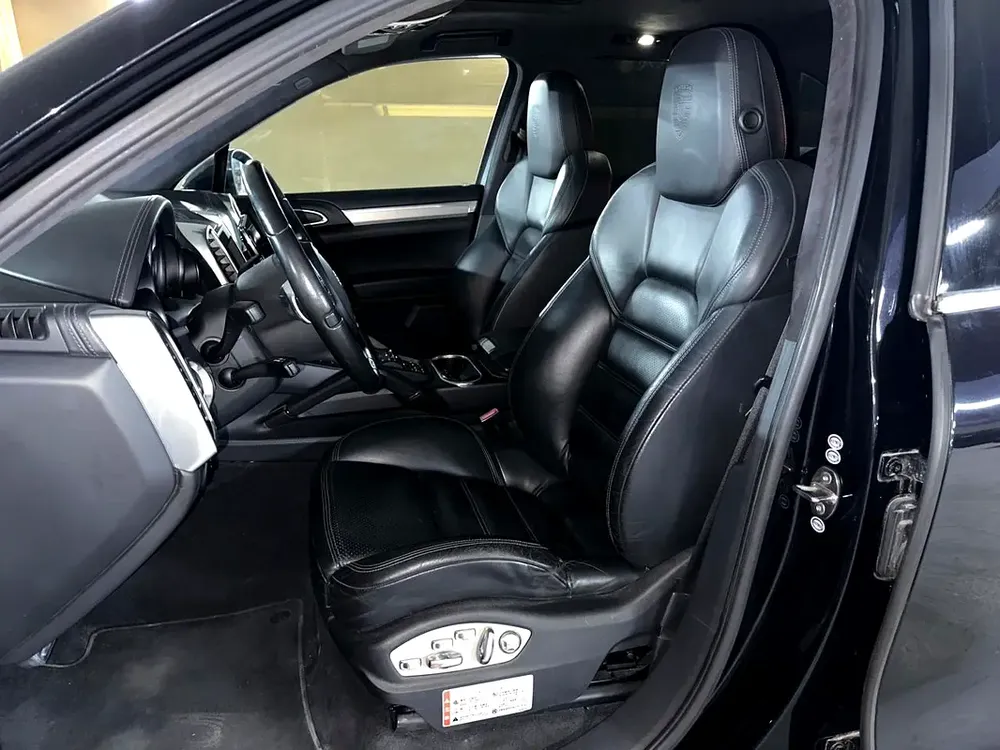 PORSCHE CAYENNE TURBO 4.8L 2011 | 18-WAY ADJUSTABLE SEATS | SPORTS EXHAUST | SUNROOF - Image 13