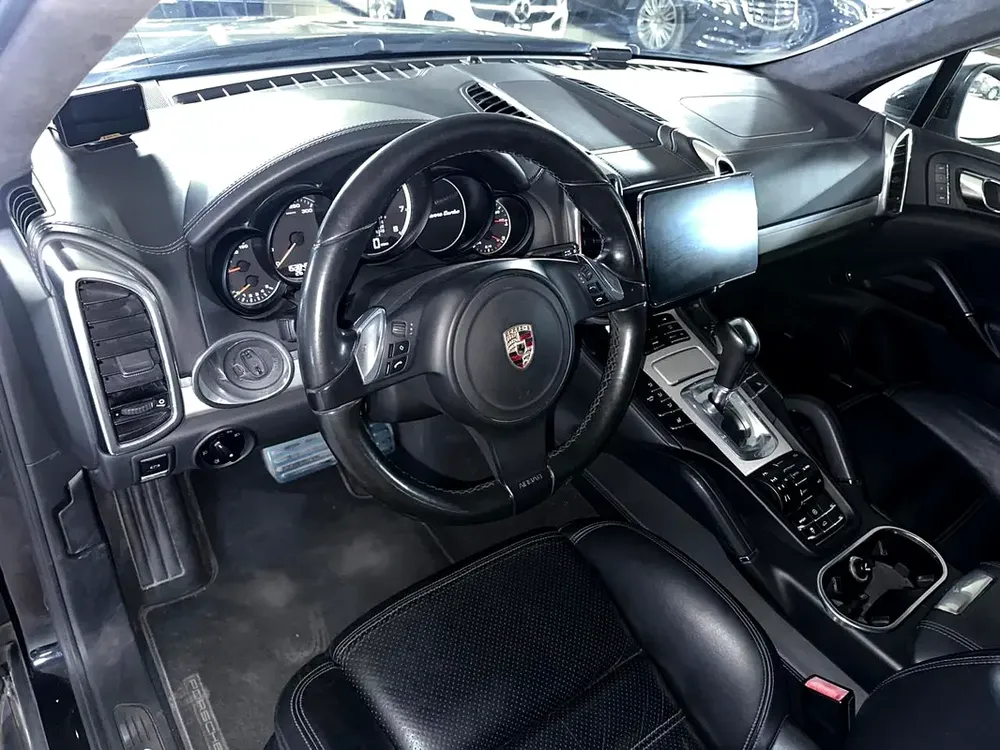 PORSCHE CAYENNE TURBO 4.8L 2011 | 18-WAY ADJUSTABLE SEATS | SPORTS EXHAUST | SUNROOF - Image 15