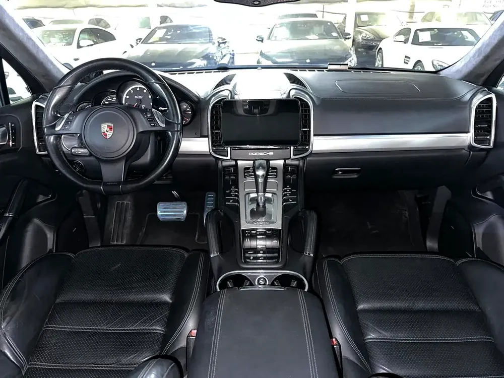 PORSCHE CAYENNE TURBO 4.8L 2011 | 18-WAY ADJUSTABLE SEATS | SPORTS EXHAUST | SUNROOF - Image 16