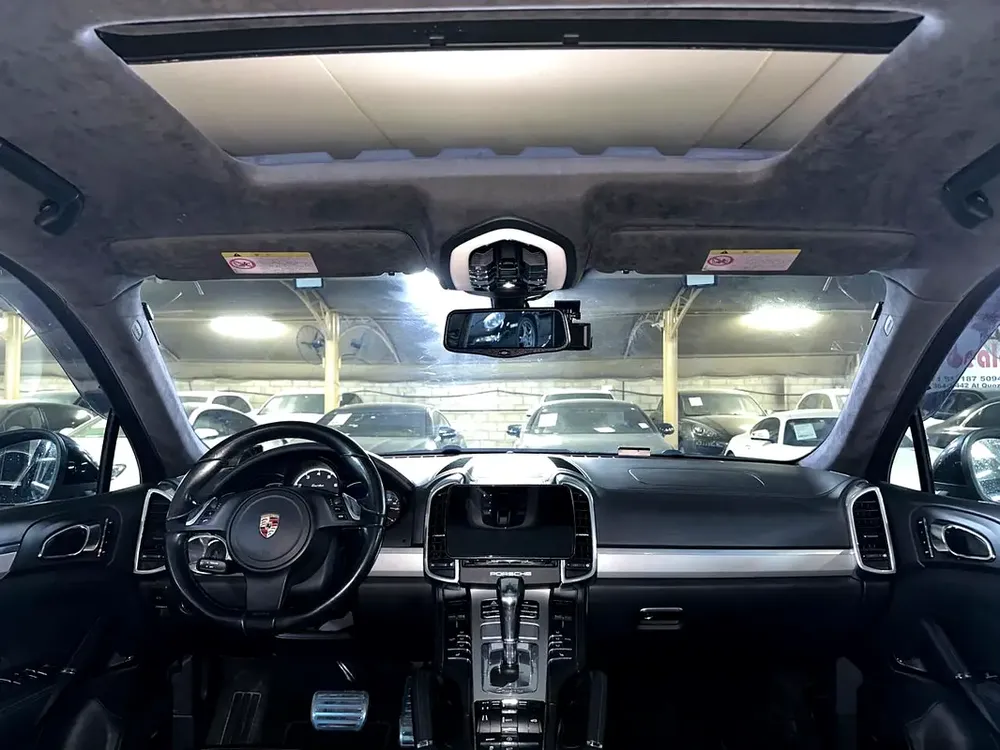 PORSCHE CAYENNE TURBO 4.8L 2011 | 18-WAY ADJUSTABLE SEATS | SPORTS EXHAUST | SUNROOF - Image 17